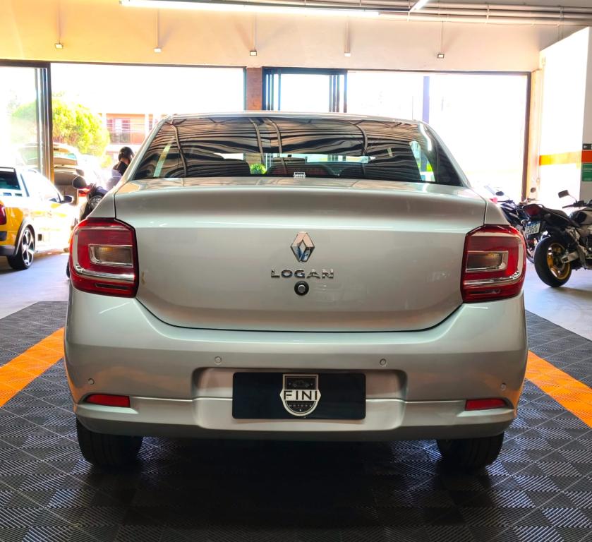 RENAULT Logan - Foto