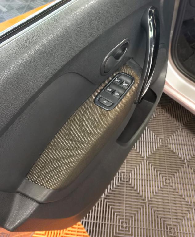 RENAULT Logan - Foto