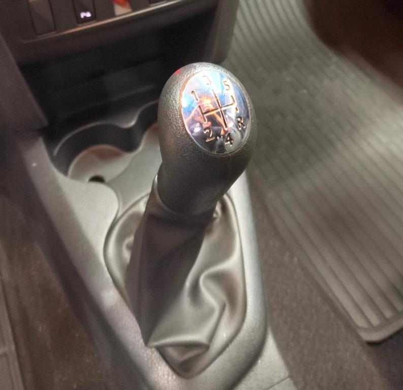 RENAULT Logan - Foto