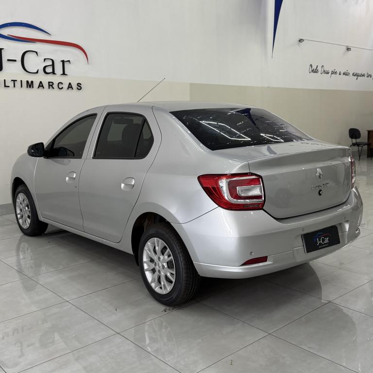 RENAULT Logan - Foto