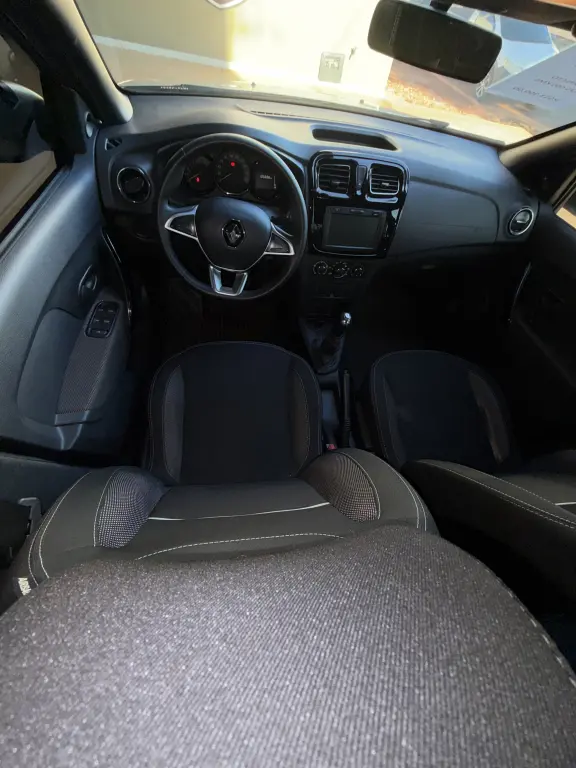 RENAULT Logan - Foto