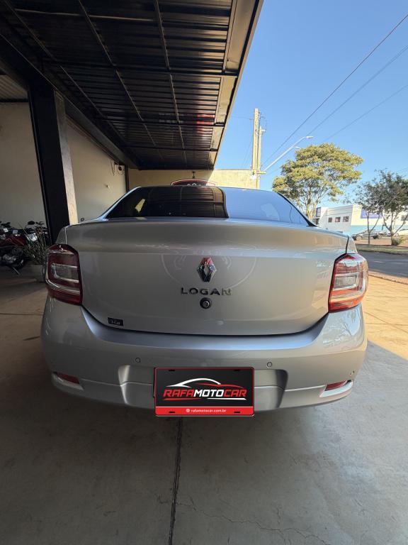 RENAULT Logan - Foto