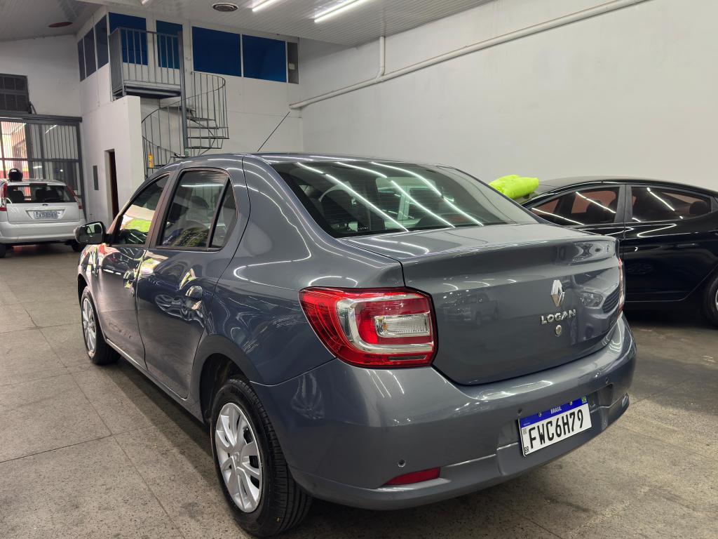 RENAULT Logan - Foto