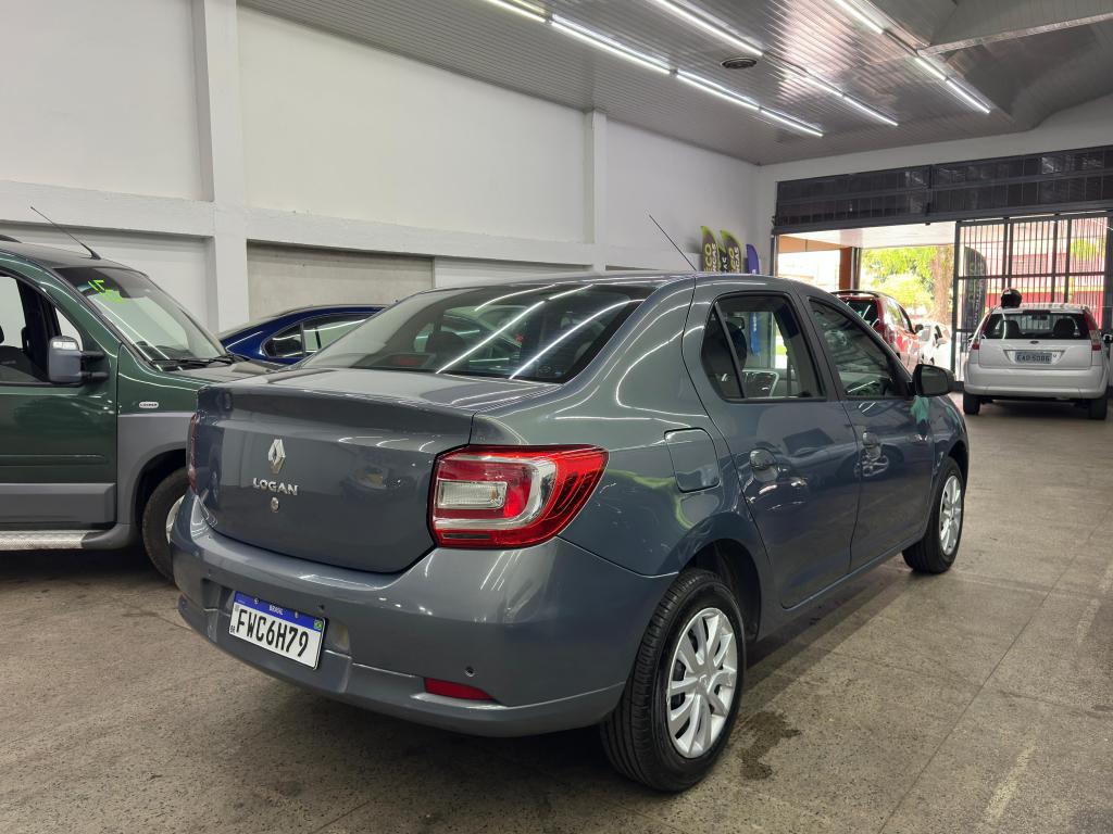 RENAULT Logan - Foto