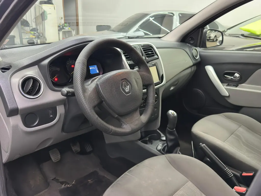 RENAULT Logan - Foto