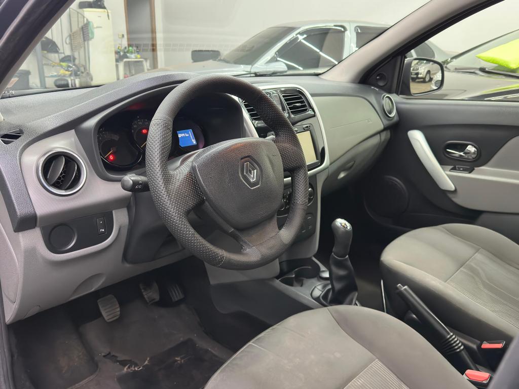 RENAULT Logan - Foto