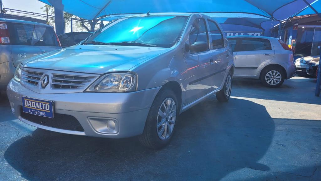 RENAULT Logan - Foto