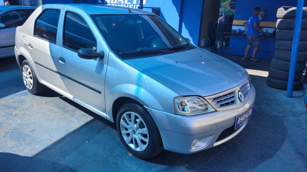 RENAULT Logan - Foto