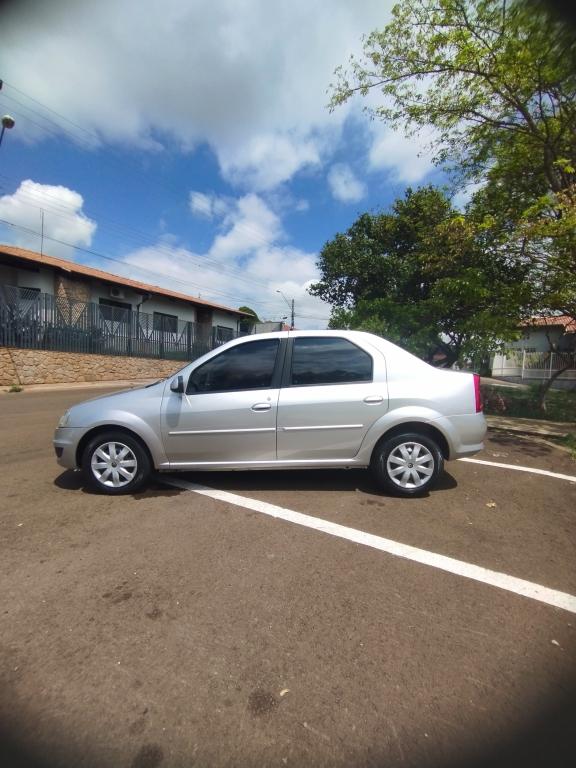 RENAULT Logan - Foto