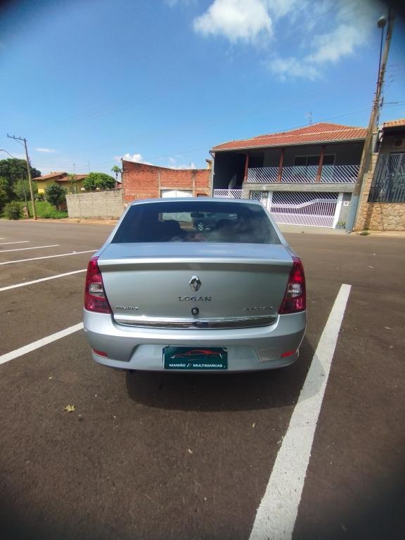 RENAULT Logan - Foto