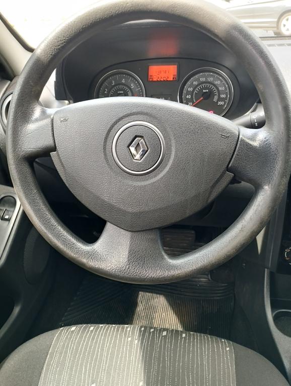 RENAULT Logan - Foto