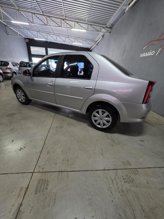 RENAULT Logan - Foto