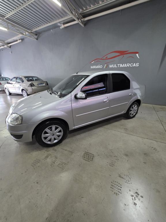 RENAULT Logan - Foto