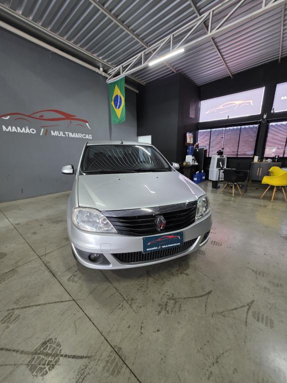 RENAULT Logan - Foto