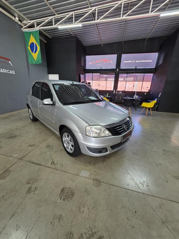 RENAULT Logan - Foto