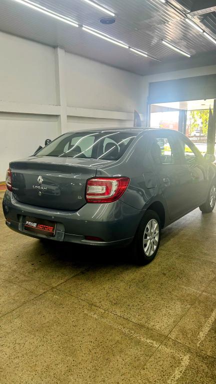 RENAULT Logan - Foto