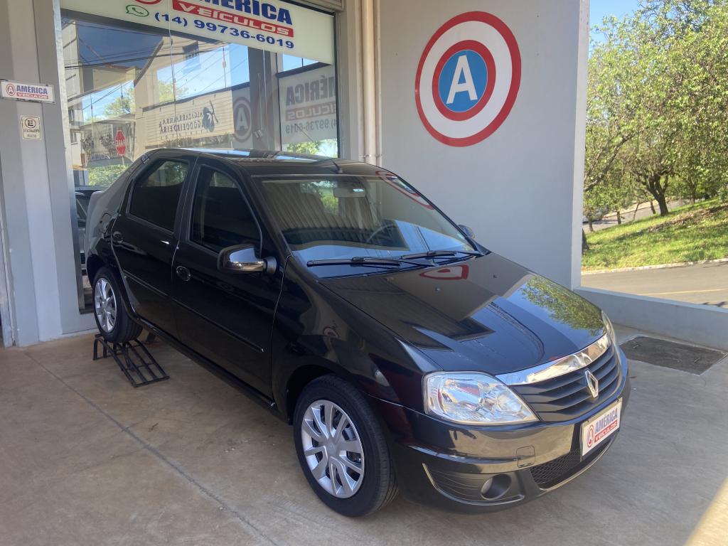 RENAULT Logan - Foto