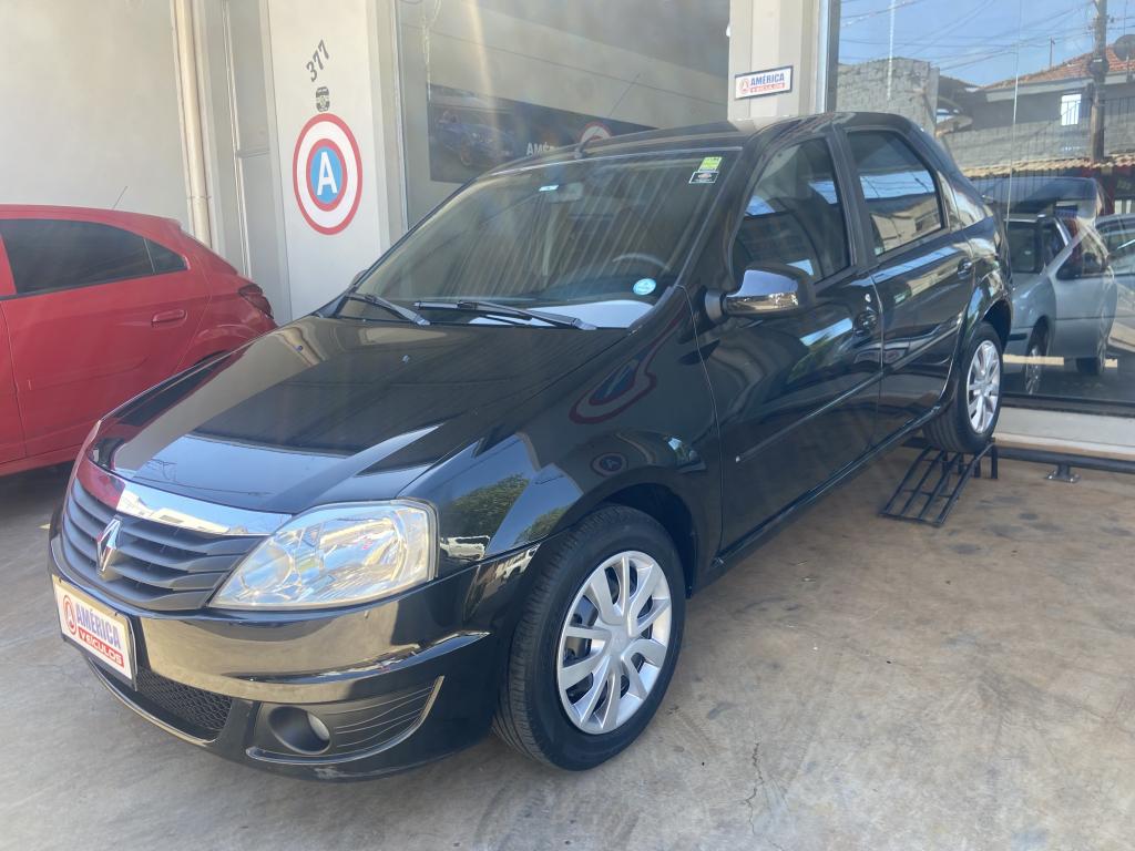 RENAULT Logan - Foto