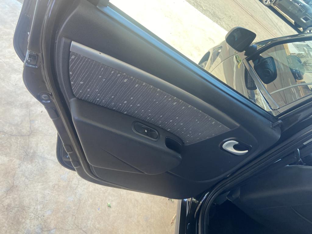 RENAULT Logan - Foto