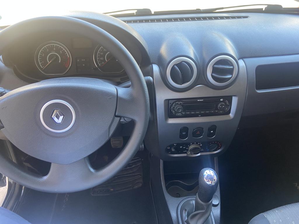 RENAULT Logan - Foto