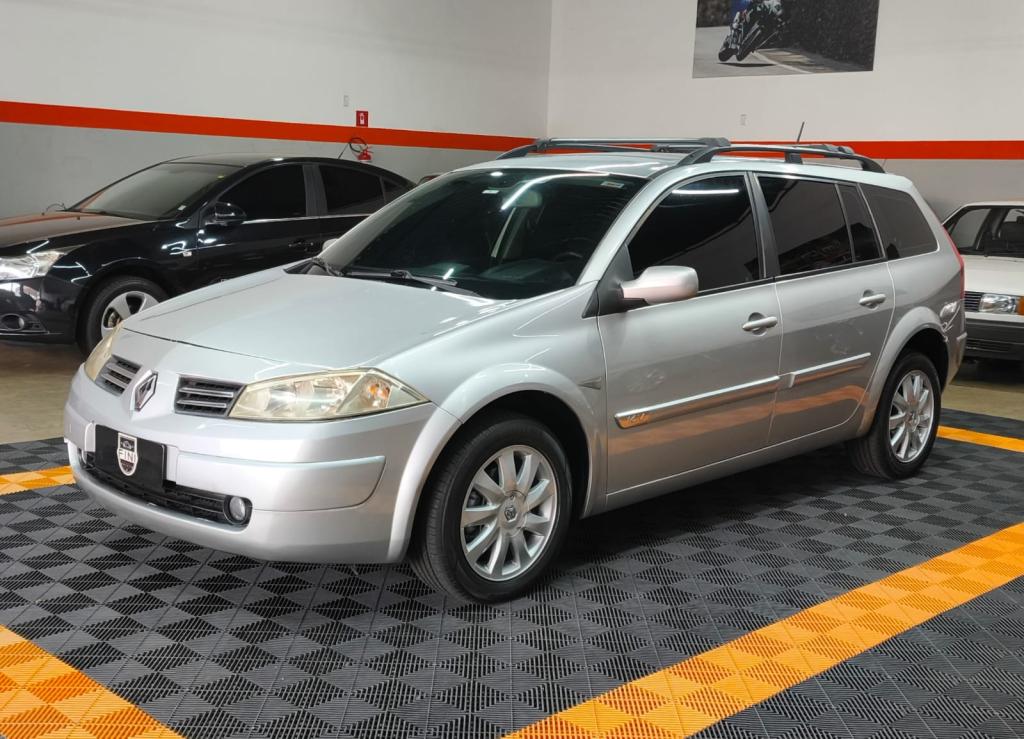 RENAULT Megane Grand Tour - Foto