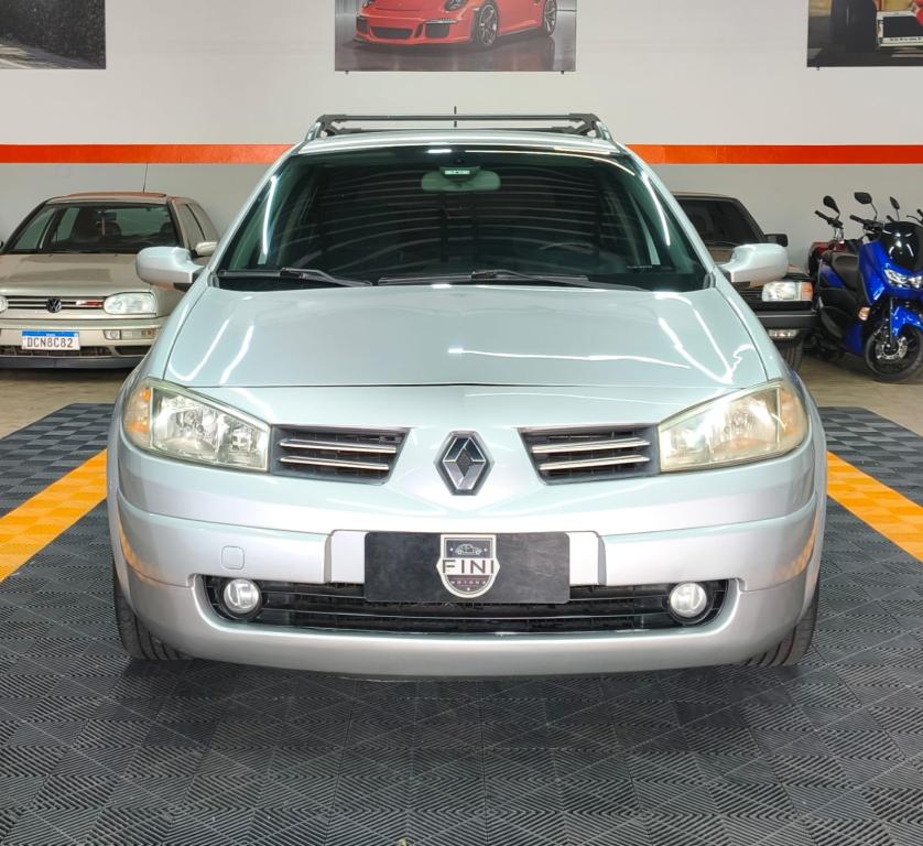 RENAULT Megane Grand Tour - Foto