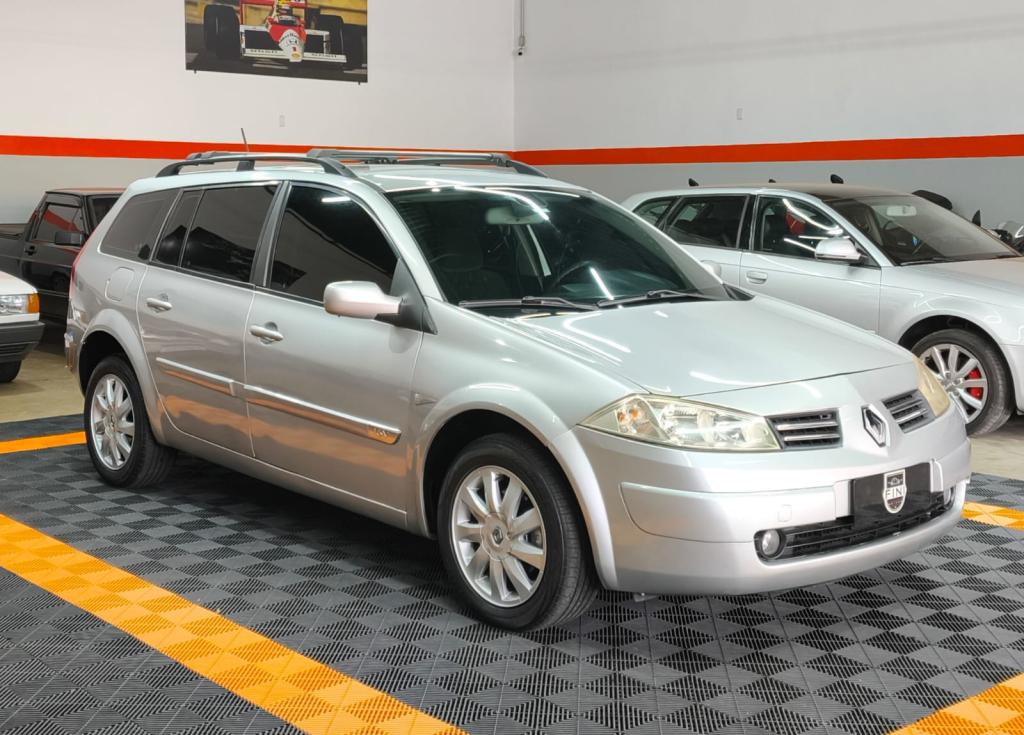 RENAULT Megane Grand Tour - Foto