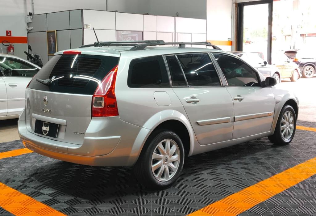 RENAULT Megane Grand Tour - Foto