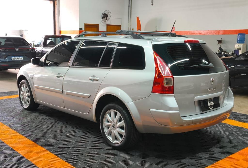 RENAULT Megane Grand Tour - Foto