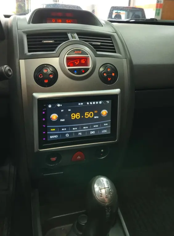 RENAULT Megane Grand Tour - Foto