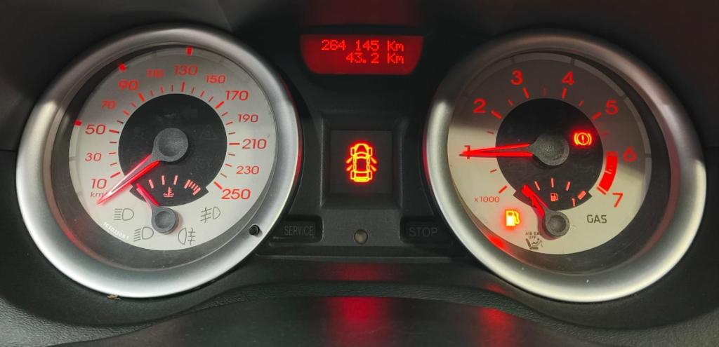 RENAULT Megane Grand Tour - Foto