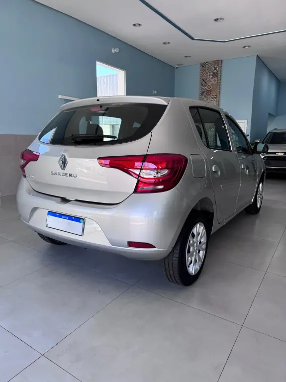 RENAULT Sandero - Foto