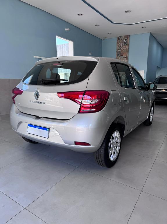 RENAULT Sandero - Foto