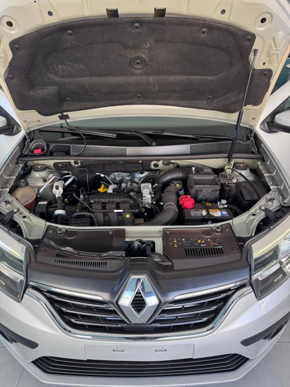 RENAULT Sandero - Foto