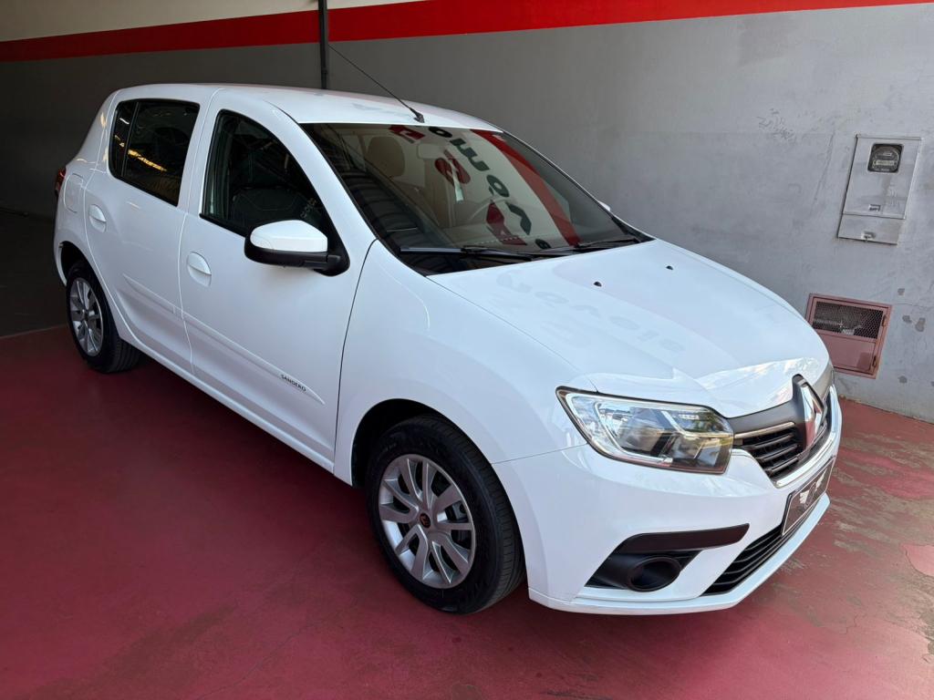 RENAULT Sandero - Foto