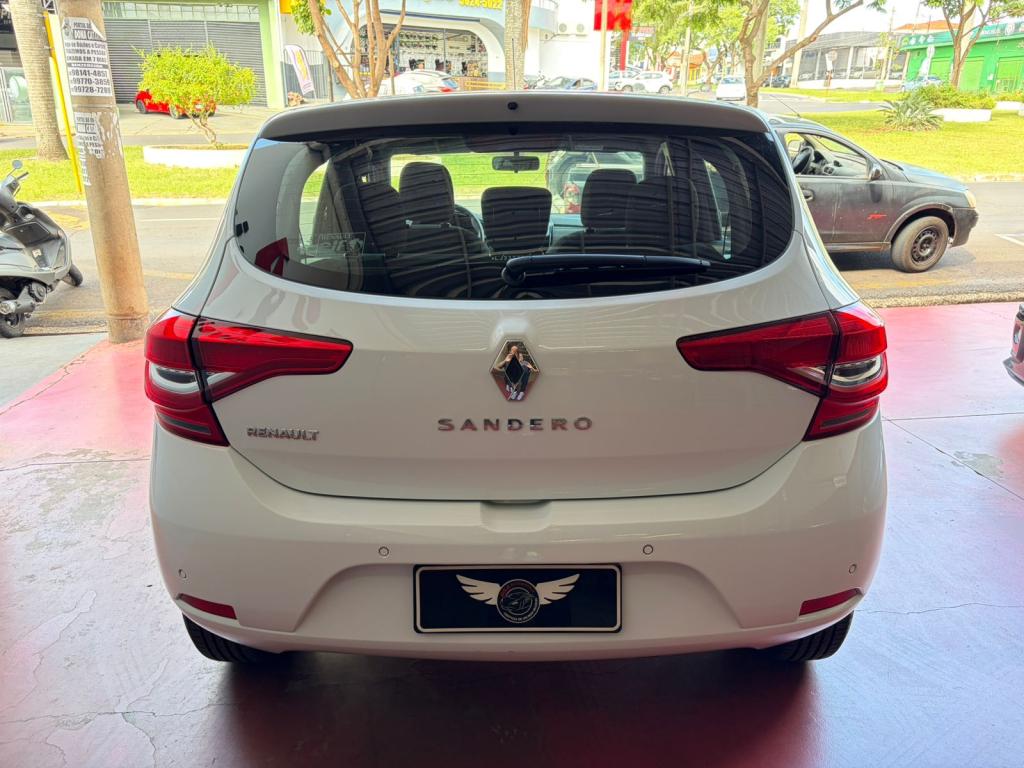 RENAULT Sandero - Foto