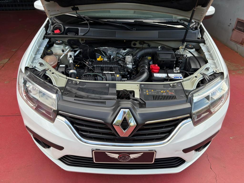 RENAULT Sandero - Foto