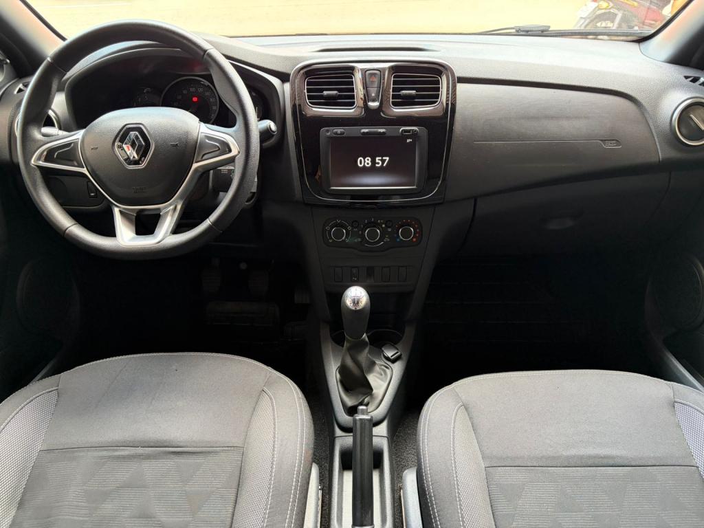 RENAULT Sandero - Foto