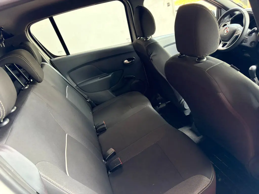 RENAULT Sandero - Foto