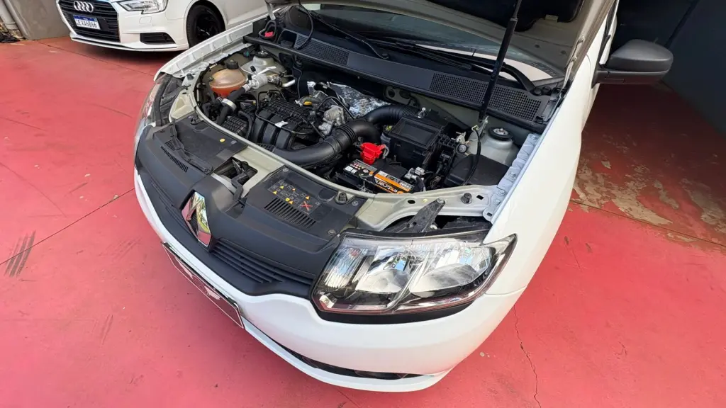 RENAULT Sandero - Foto