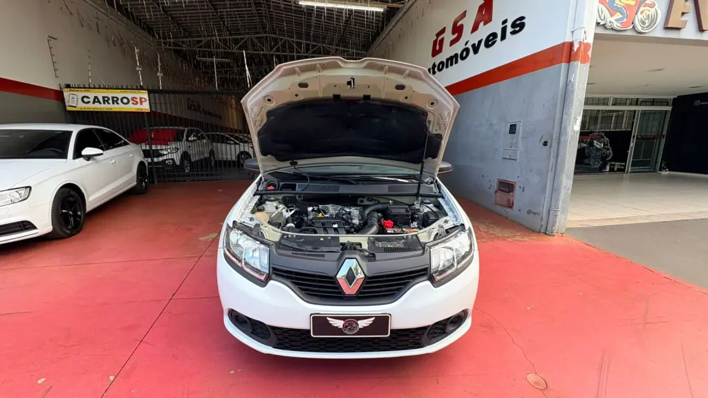 RENAULT Sandero - Foto