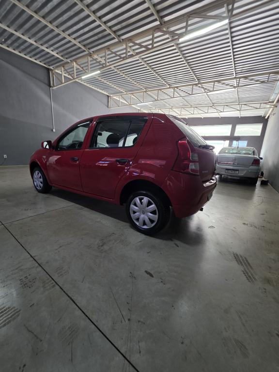 RENAULT Sandero - Foto