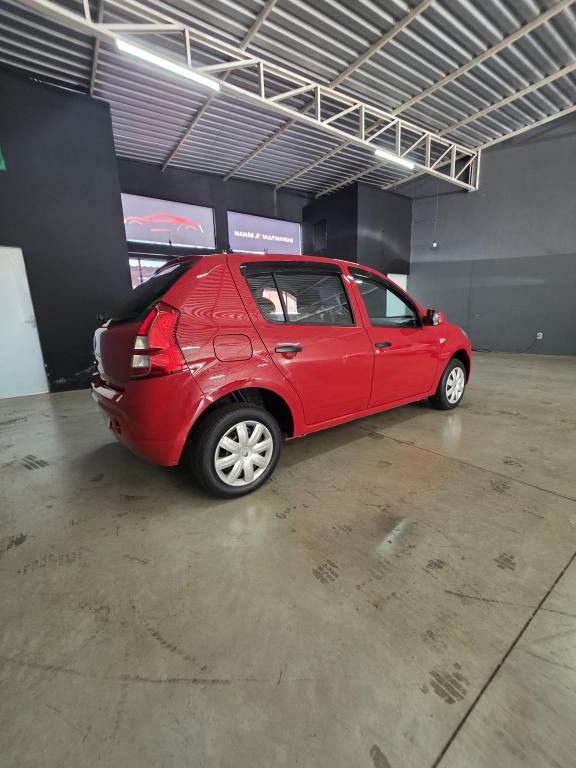 RENAULT Sandero - Foto