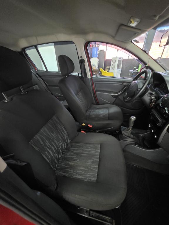 RENAULT Sandero - Foto