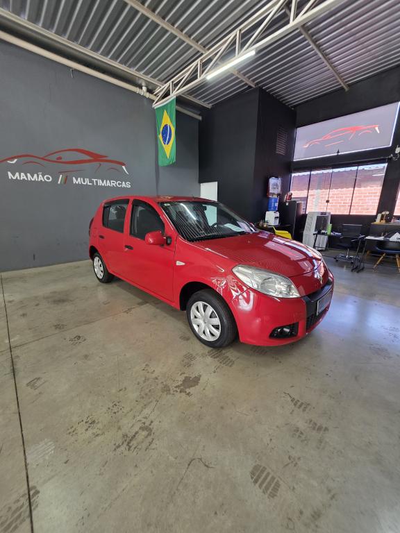 RENAULT Sandero - Foto