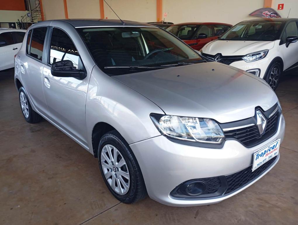 RENAULT Sandero - Foto