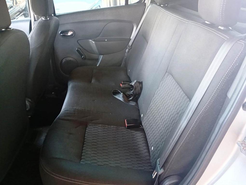 RENAULT Sandero - Foto