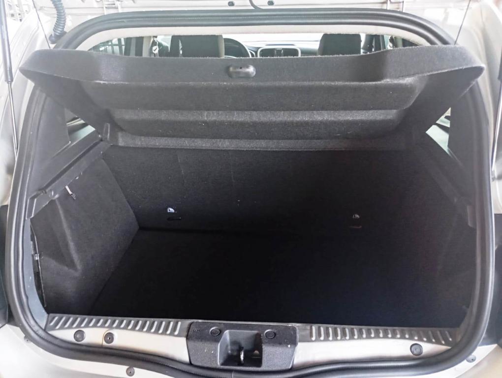 RENAULT Sandero - Foto