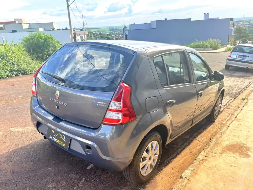 RENAULT Sandero - Foto