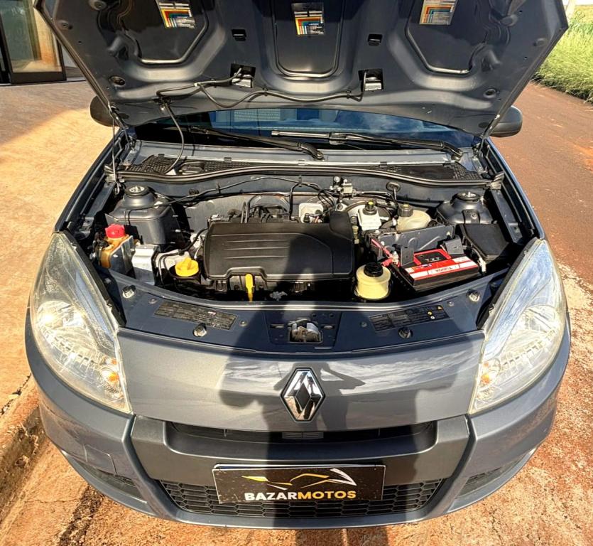 RENAULT Sandero - Foto